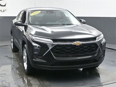 Used 2024 Chevrolet Trax LS w/ LS Convenience Package image 50