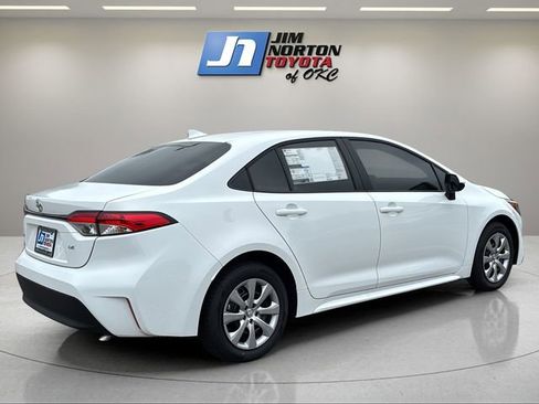 New 2026 Toyota Corolla LE FWD image 5