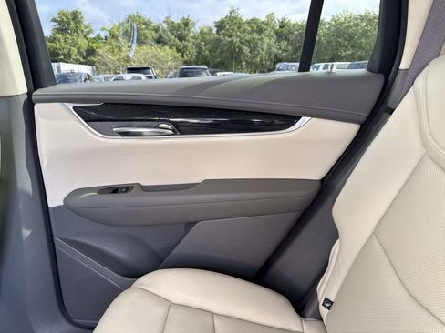 Used 2020 Cadillac XT6 Premium Luxury image 15