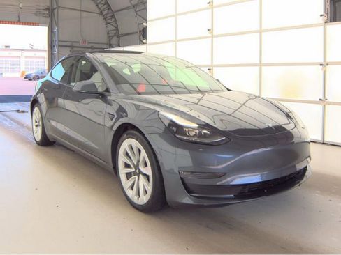 Used 2021 Tesla Model 3 Long Range image 4