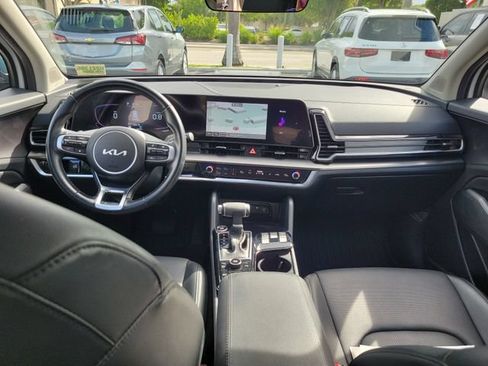 Used 2024 Kia Sportage EX FWD image 12