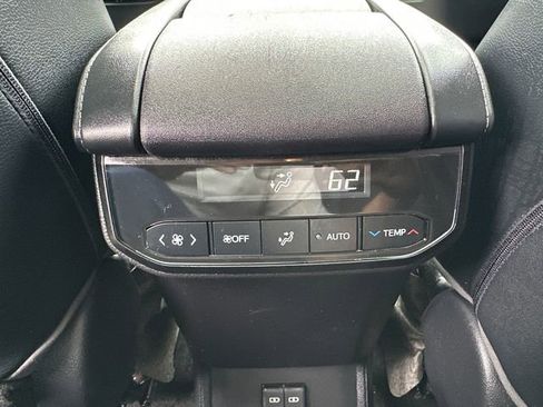 Used 2023 Toyota Highlander XLE AWD/4WD image 20