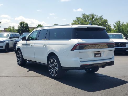 New 2027 Lincoln Navigator L Black Label AWD/4WD image 3