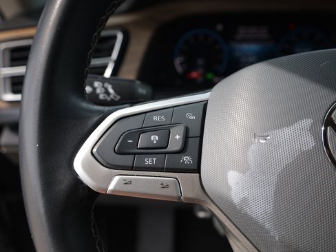 Used 2024 Volkswagen Atlas SE FWD image 19