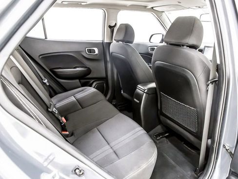 Used 2023 Hyundai Venue SEL FWD image 36