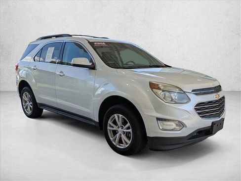 Used 2017 Chevrolet Equinox LT w/ Convenience Package FWD image 3