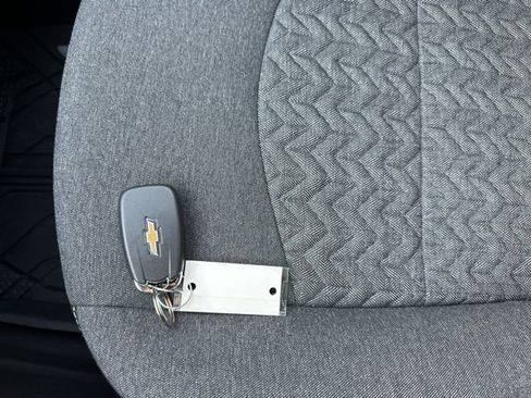 Used 2024 Chevrolet Equinox LT w/ LPO, Floor Liner Package image 32