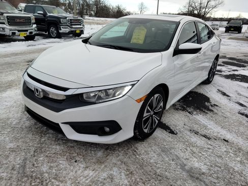 Used 2017 Honda Civic EX-T image 4