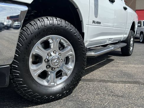 Used 2024 RAM 2500 Big Horn w/ Off Road Package AWD/4WD image 19
