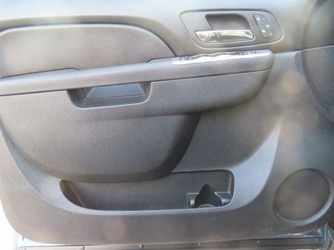 Used 2014 Chevrolet Silverado 3500 LTZ w/ LTZ Plus Package image 11