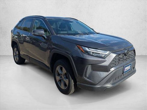 Used 2024 Toyota RAV4 XLE AWD/4WD image 2