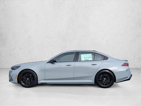 New 2026 BMW M5 image 9
