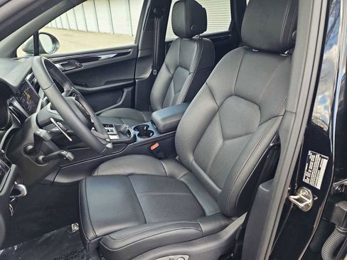 Certified 2025 Porsche Macan Turbo AWD/4WD image 16