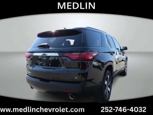 Used 2023 Chevrolet Traverse LT w/ LT Premium Package FWD image 8