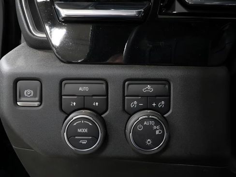 Used 2024 Chevrolet Silverado 1500 LT image 18