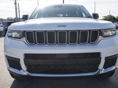 Used 2023 Jeep Grand Cherokee L Laredo AWD/4WD image 12