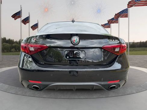 Used 2018 Alfa Romeo Giulia AWD image 5