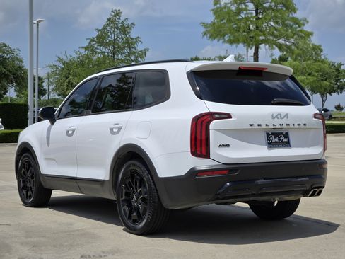 Used 2022 Kia Telluride EX w/ EX Premium Package AWD/4WD image 3