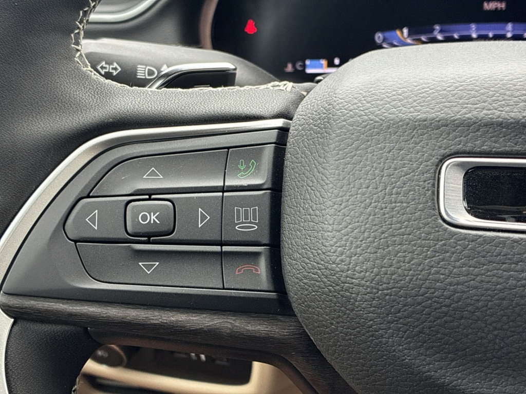 New 2025 Jeep Grand Cherokee Limited RWD image 35