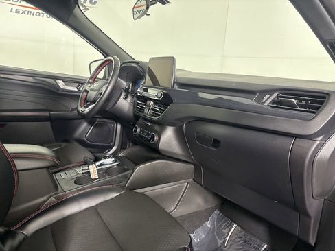 Used 2025 Ford Escape ST-Line FWD image 29