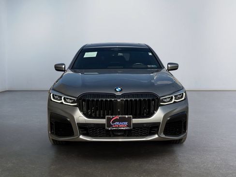 Used 2021 BMW 750i xDrive w/ Executive Package AWD/4WD image 2