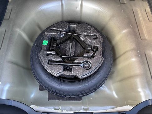 Used 2024 Hyundai Elantra SE image 13