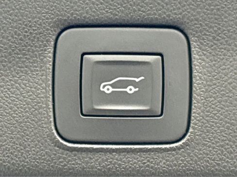 Used 2025 Chevrolet TrailBlazer LT w/ Convenience Package FWD image 18