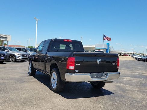 Used 2024 RAM 1500 Classic SLT AWD/4WD image 4