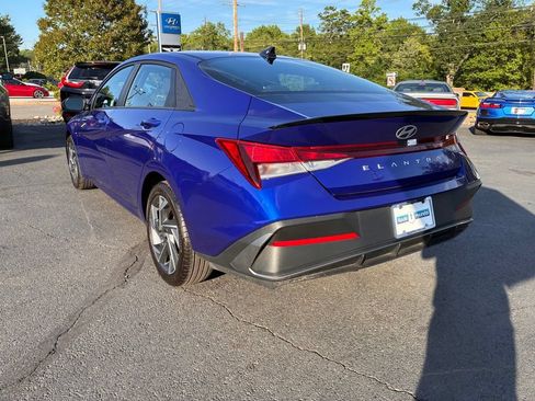 Used 2025 Hyundai Elantra Sport w/ Cargo Package FWD image 5