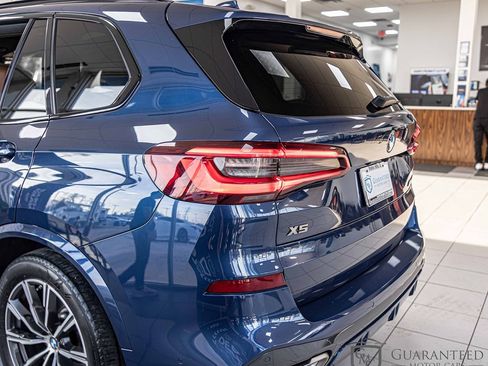 Used 2021 BMW X5 M50i w/ Executive Package image 12