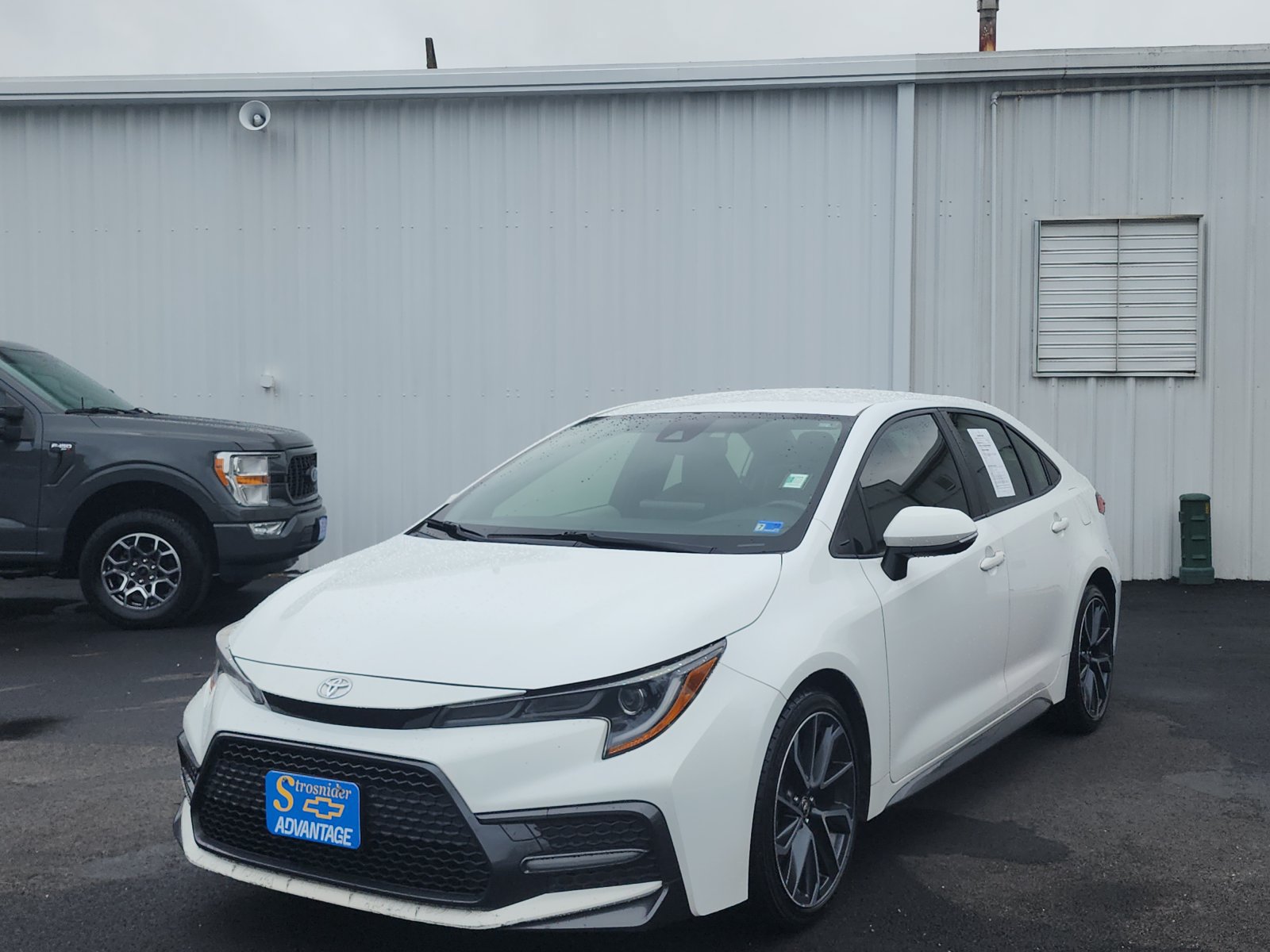 Used 2022 Toyota Corolla SE FWD image 1