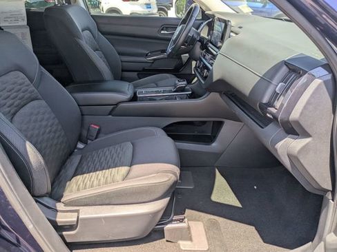 Used 2022 Nissan Pathfinder SV w/ SV Premium Package FWD image 26