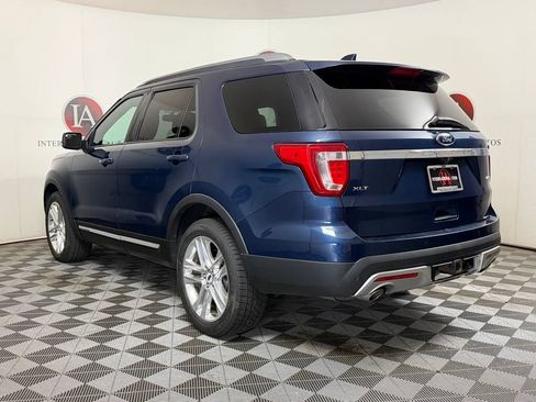 Used 2017 Ford Explorer XLT w/ Equipment Group 202A AWD/4WD image 7