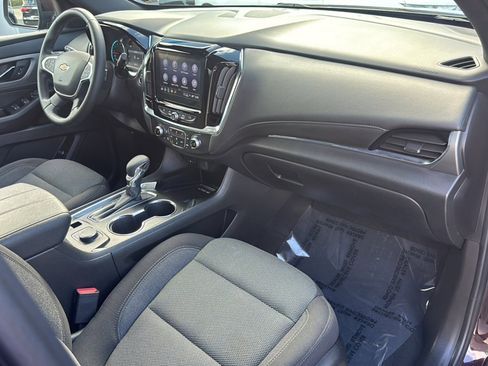 Used 2023 Chevrolet Traverse LT AWD/4WD image 11