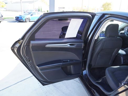 Used 2019 Ford Fusion SE image 23