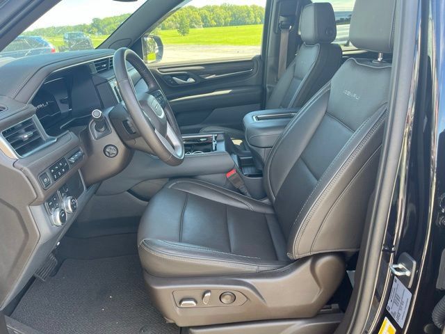 Used 2022 GMC Yukon Denali AWD/4WD image 11