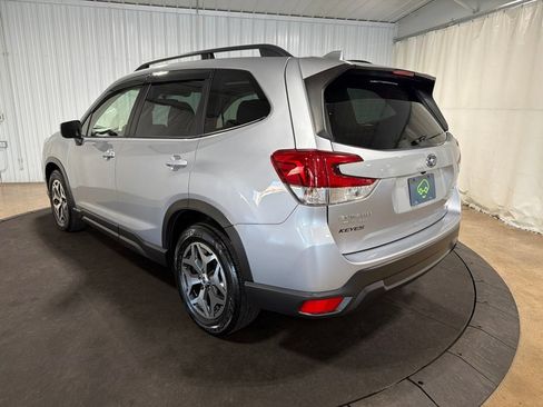 Used 2021 Subaru Forester Premium AWD/4WD image 6