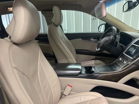 Used 2017 Lincoln MKX Reserve w/ Enhanced Security Package image 22