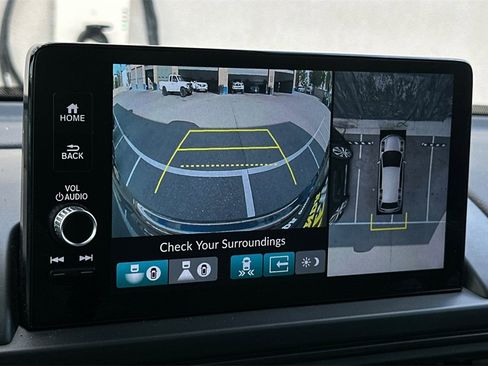 Used 2025 Honda Pilot TrailSport image 23