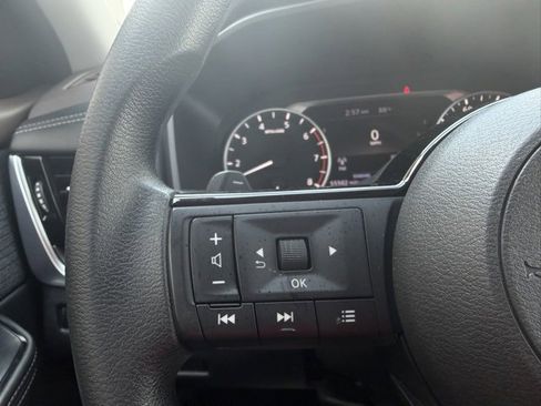 Certified 2022 Nissan Rogue SV image 17