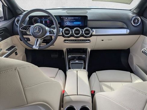 Used 2025 Mercedes-Benz GLB 250 image 13