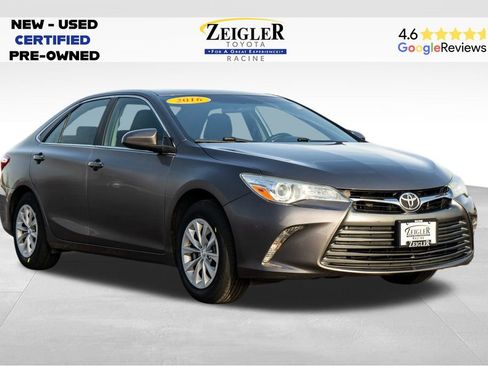 Used 2016 Toyota Camry LE image 1