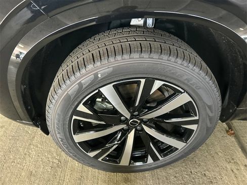 New 2026 Volvo XC90 B5 Core image 8