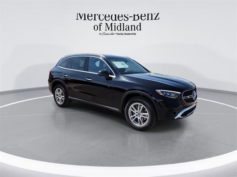New 2025 Mercedes-Benz GLC 300 4MATIC image 2