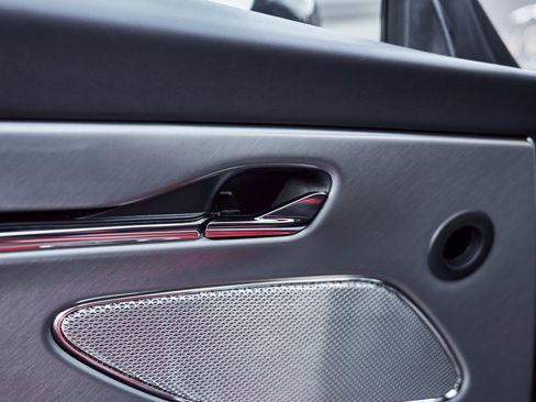 Used 2024 Aston Martin DB12 Coupe image 28