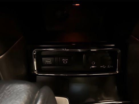 Used 2022 Subaru Ascent Limited w/ Technology Package image 16