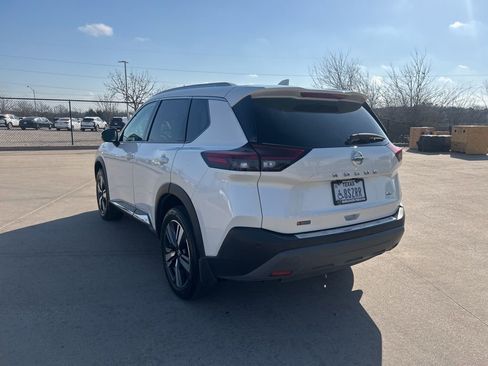 Certified 2021 Nissan Rogue SL w/ Premium Package image 3