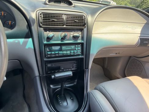 Used 1996 Ford Mustang GT RWD image 18