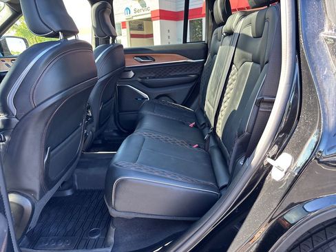 Used 2022 Jeep Grand Cherokee Summit AWD/4WD image 29