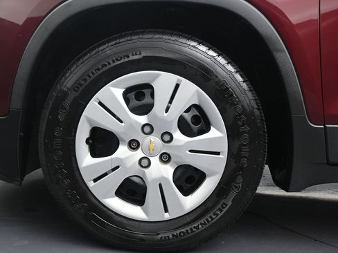 Used 2017 Chevrolet Trax LS FWD image 10